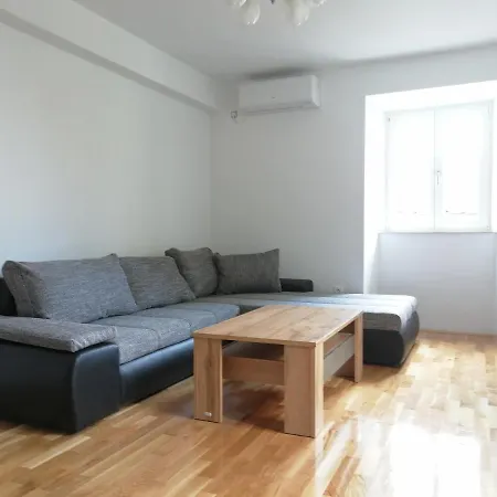Erika Apartment Ika